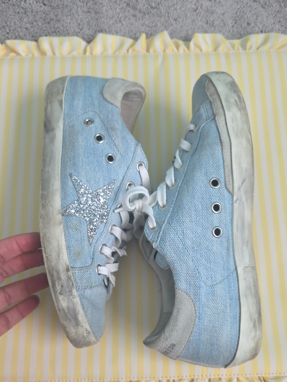 β€οΈSALE β€οΈ Golden Goose Sneakers - Picture 2 of 9